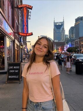 2 Graphic Tees Bundle of Nashville Pink Tourist Casual Style Festival Lg‎ Youth